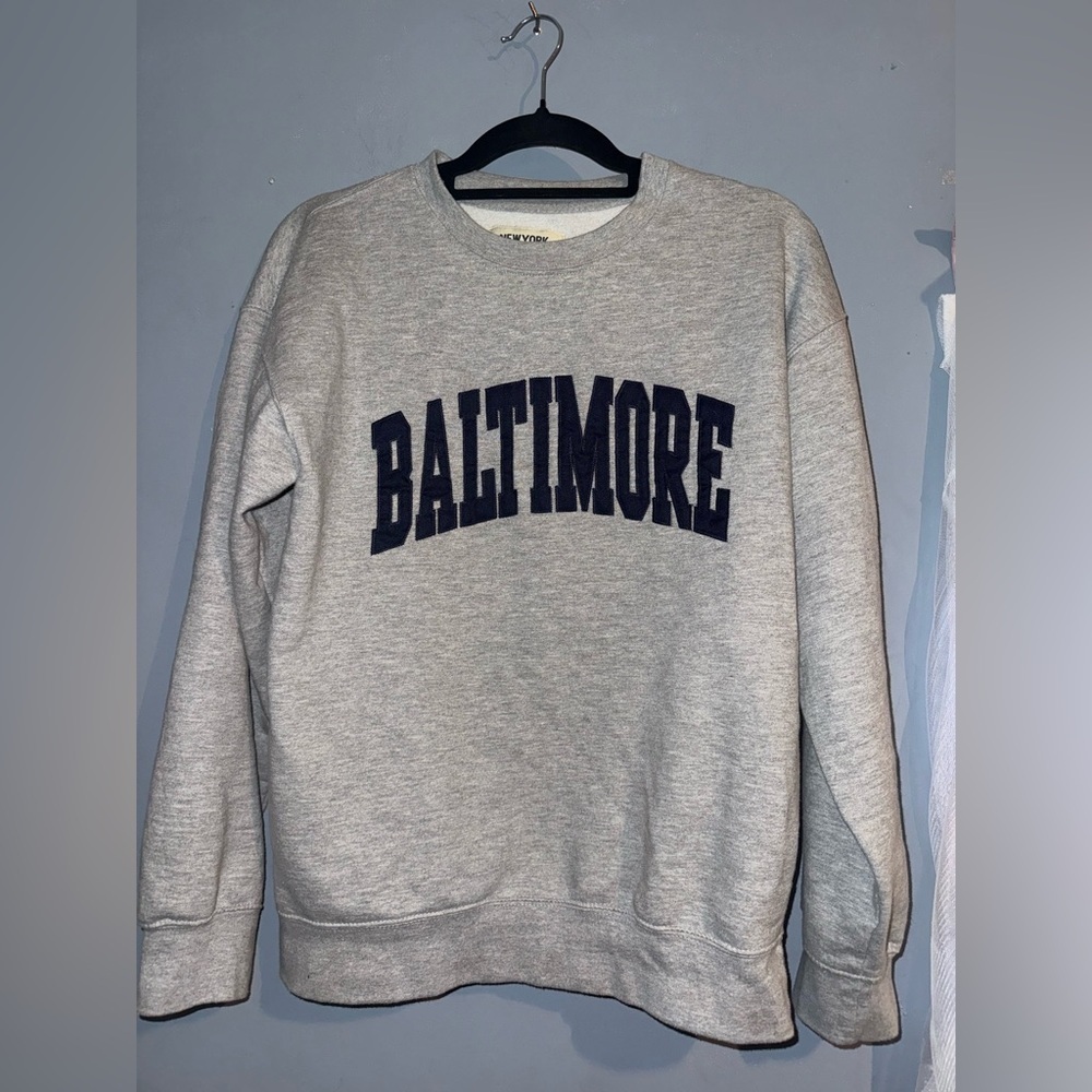 Baltimore Graphic Sweatshirt | New York Popular | Size Medium